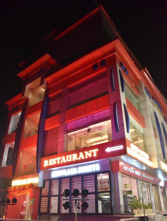 Hotel Rk Grand Варанаси Екстериор снимка