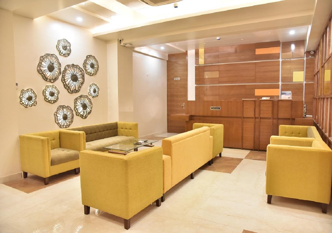 Hotel Rk Grand Варанаси Екстериор снимка