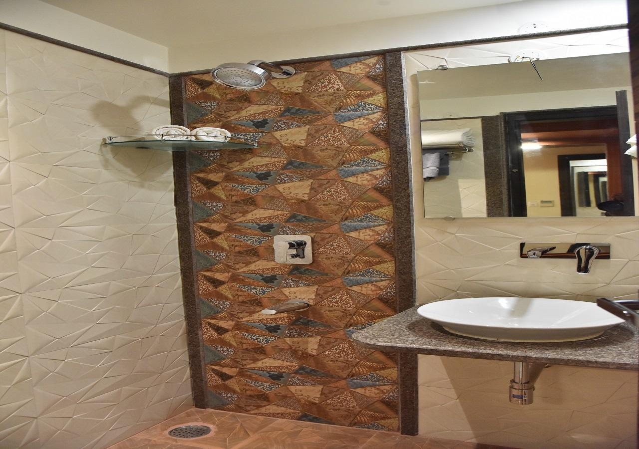 Hotel Rk Grand Варанаси Екстериор снимка