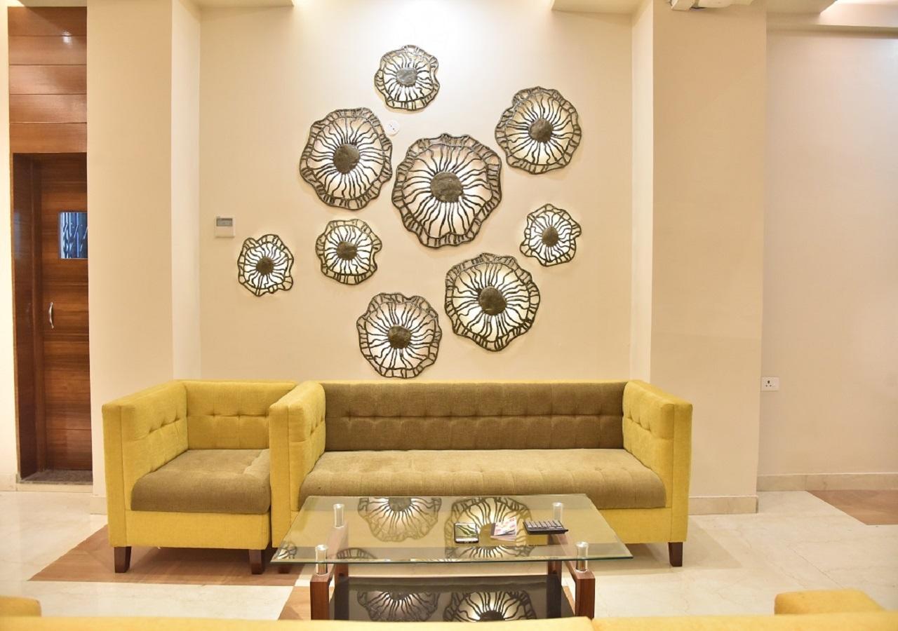 Hotel Rk Grand Варанаси Екстериор снимка
